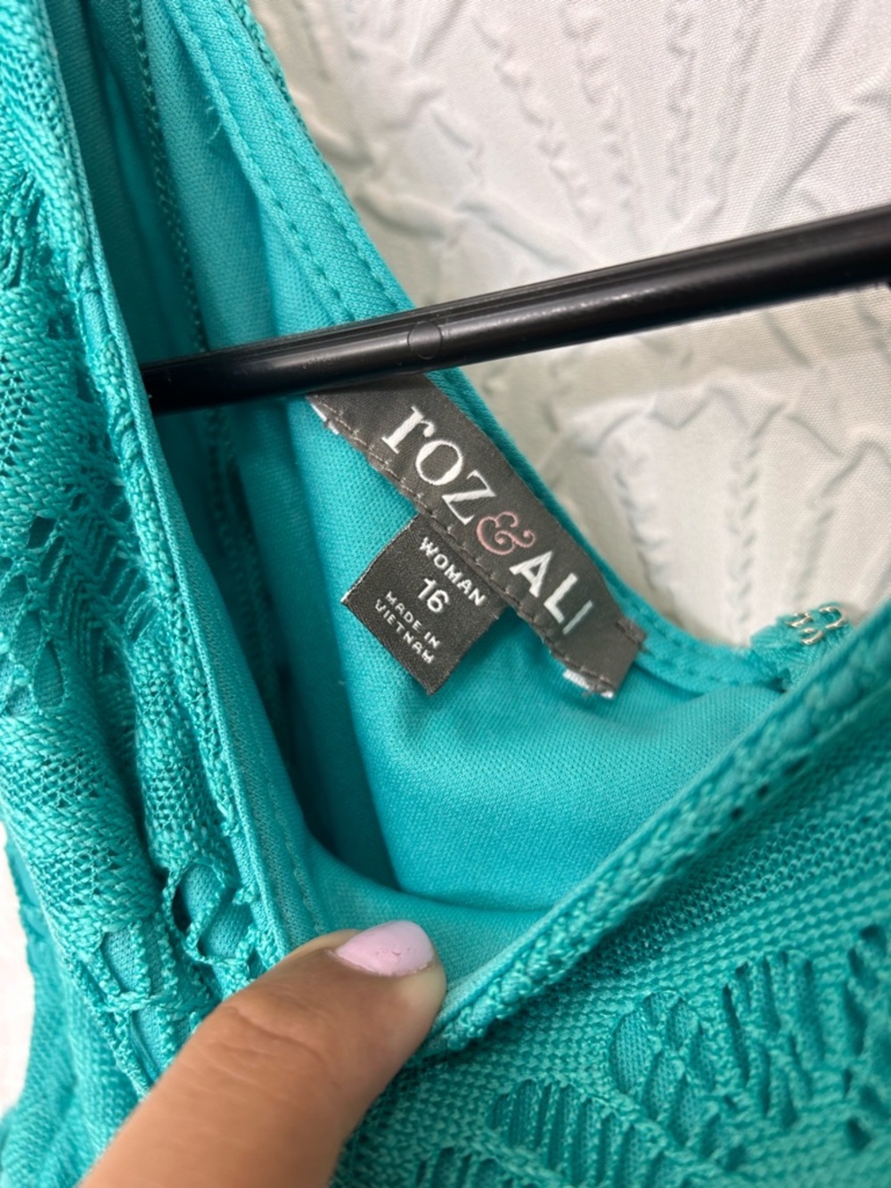 Roz & Ali Teal Lace Shell Top - Picture 4 of 5